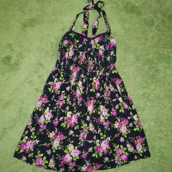 Black Floral Dress - Picture 6 of 10